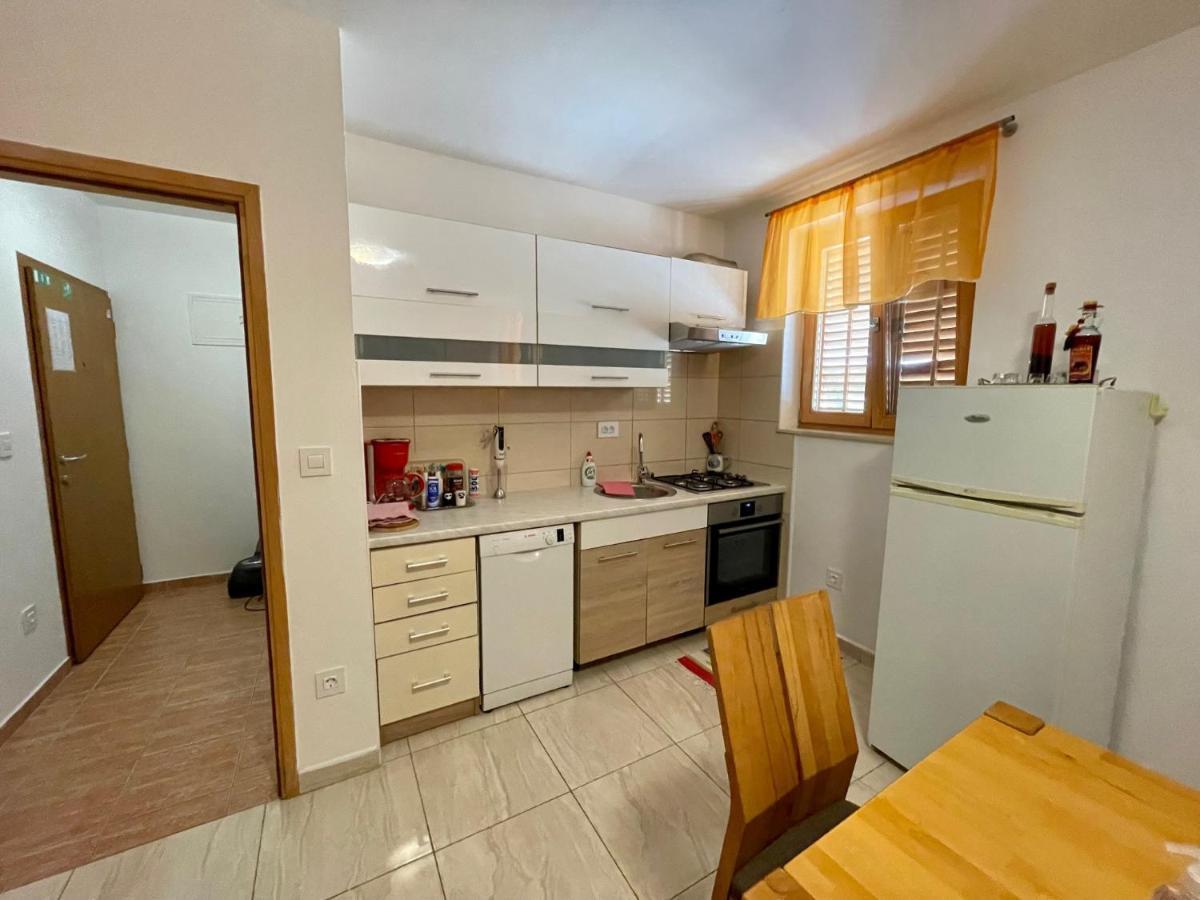 Lovro #1&#2 Apartments Cres Exterior foto